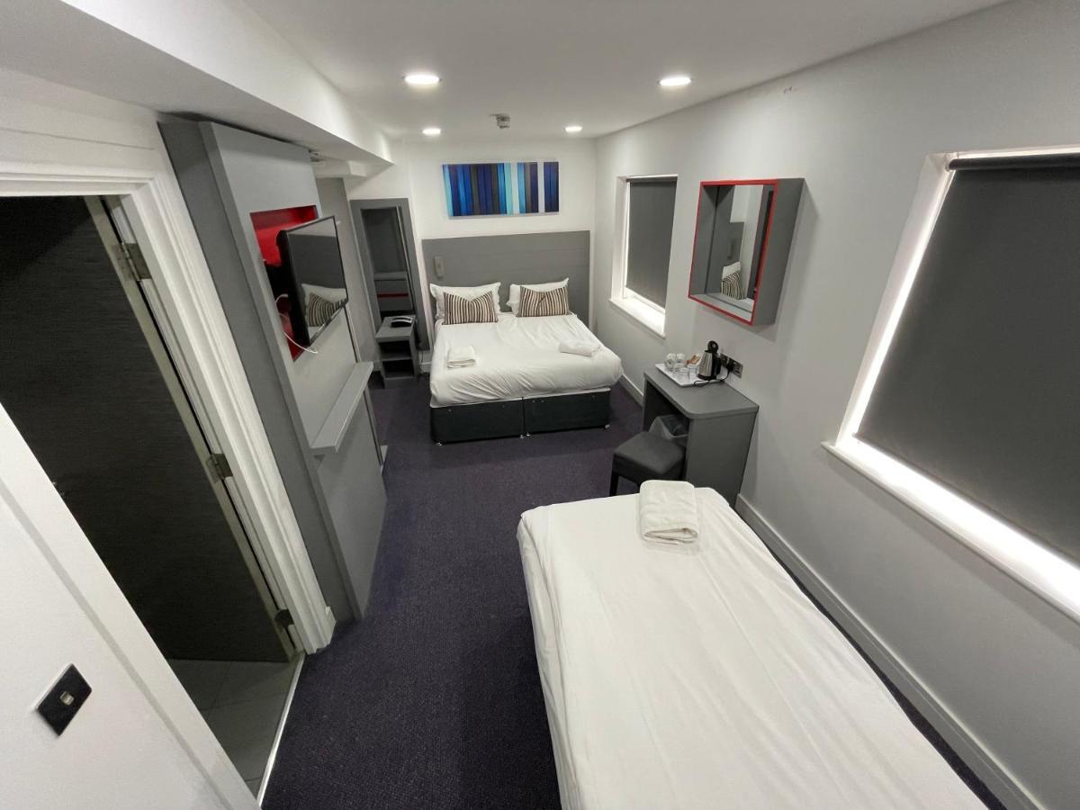 Ilford Hotel Goodmayes Bagian luar foto