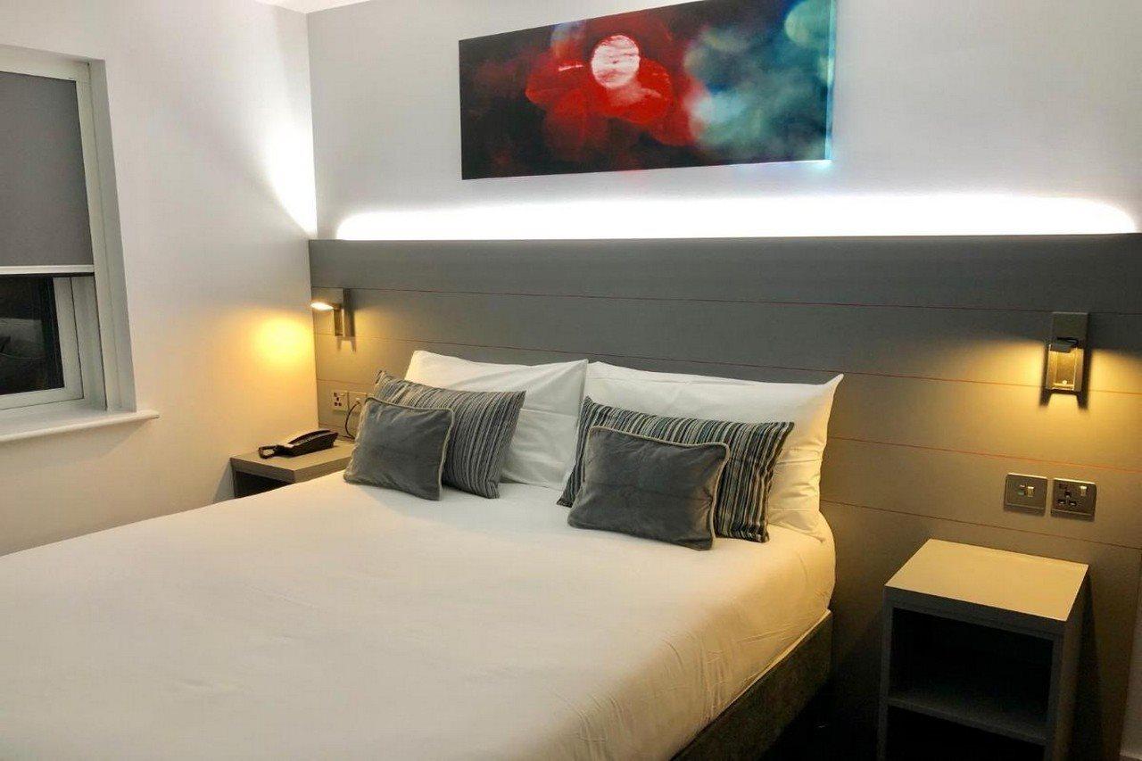 Ilford Hotel Goodmayes Bagian luar foto
