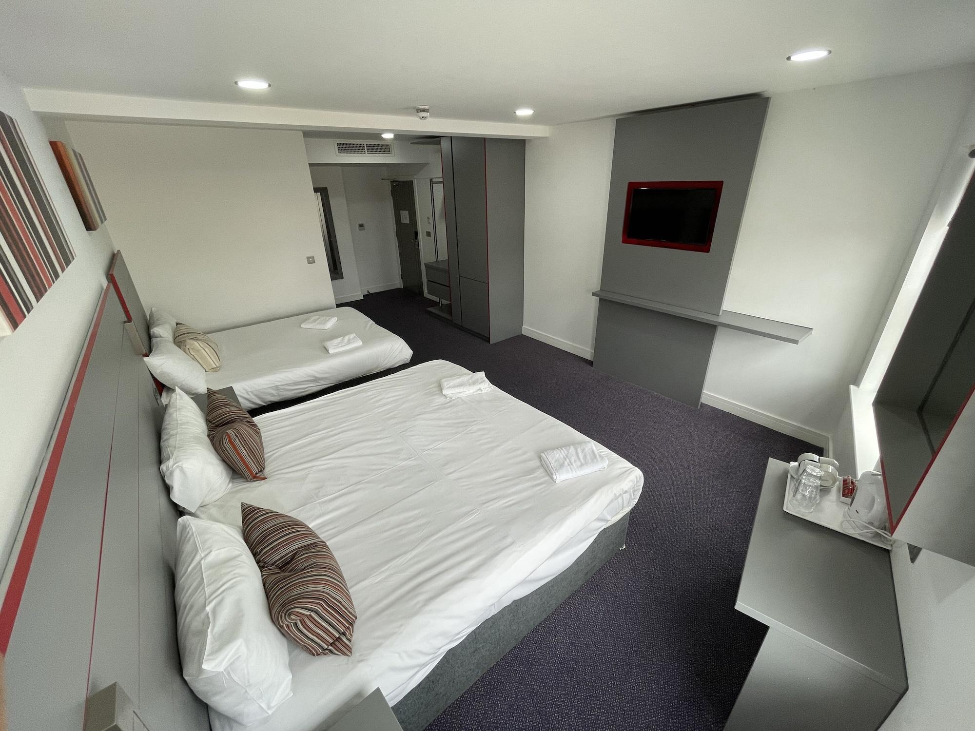Ilford Hotel Goodmayes Bagian luar foto