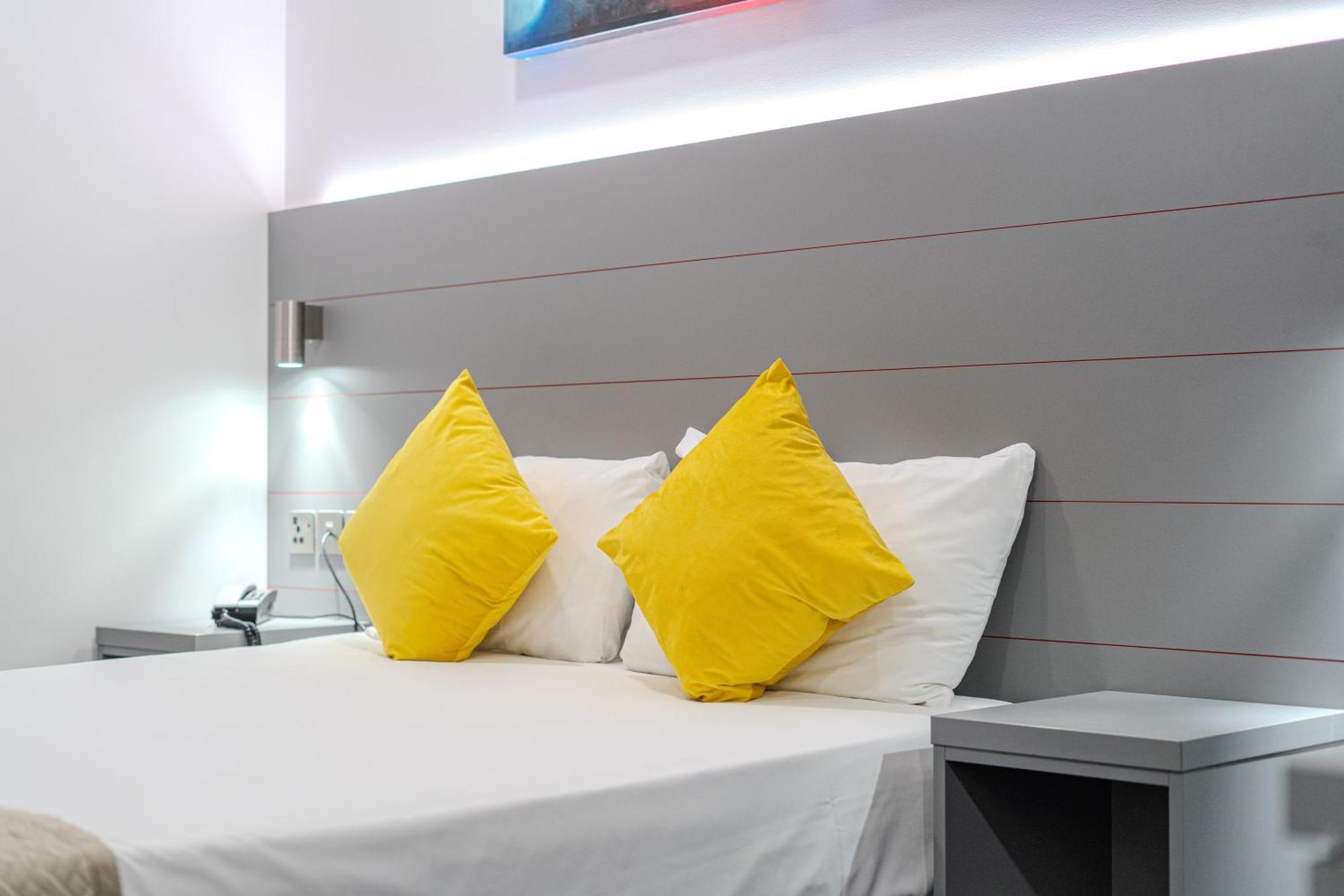 Ilford Hotel Goodmayes Bagian luar foto