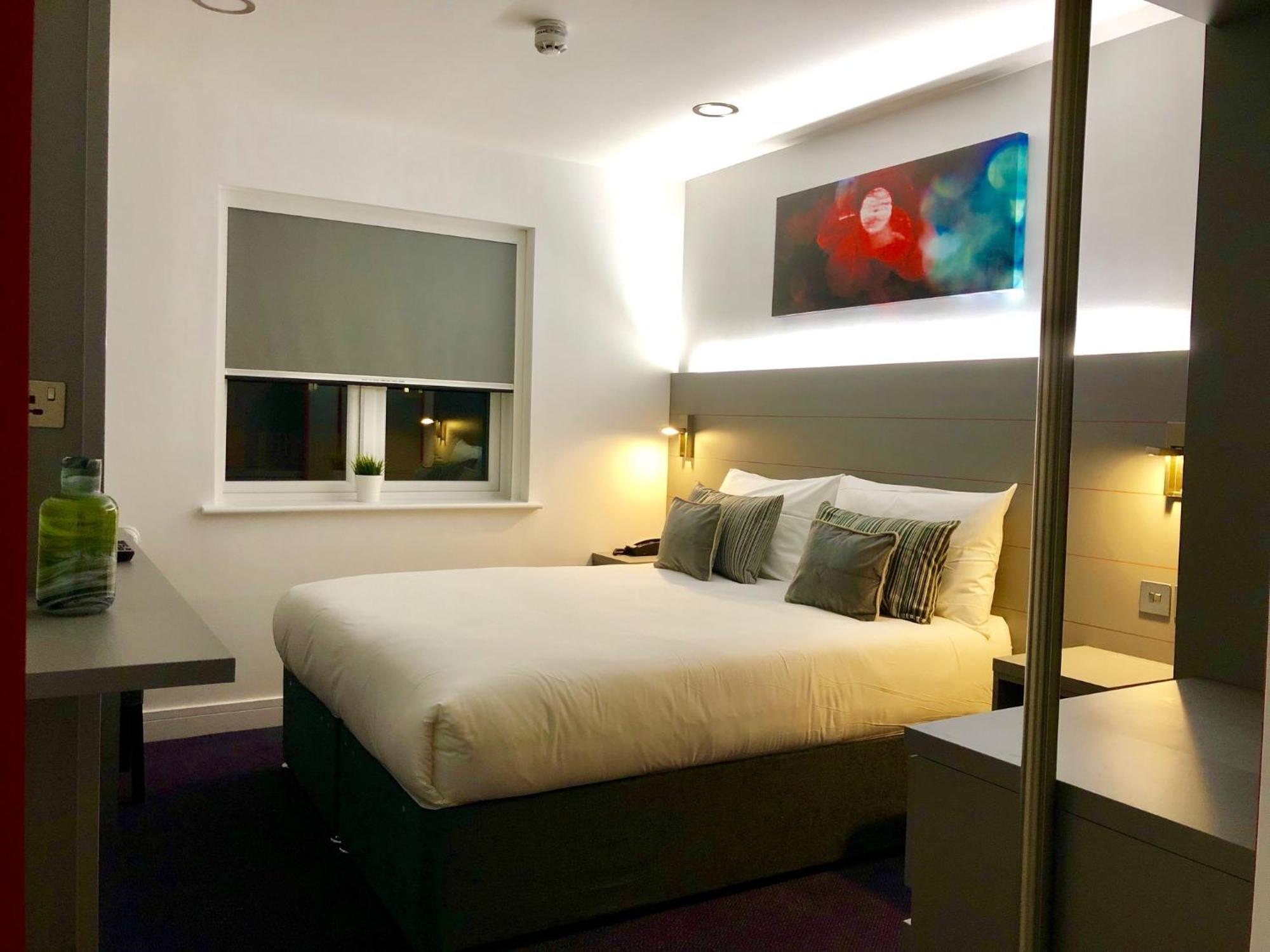 Ilford Hotel Goodmayes Bagian luar foto