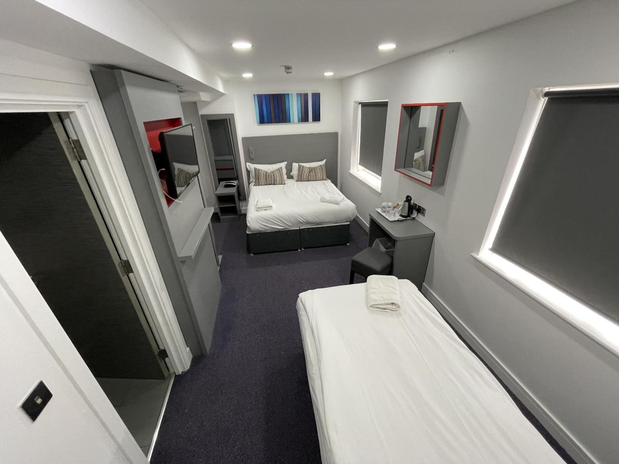 Ilford Hotel Goodmayes Bagian luar foto