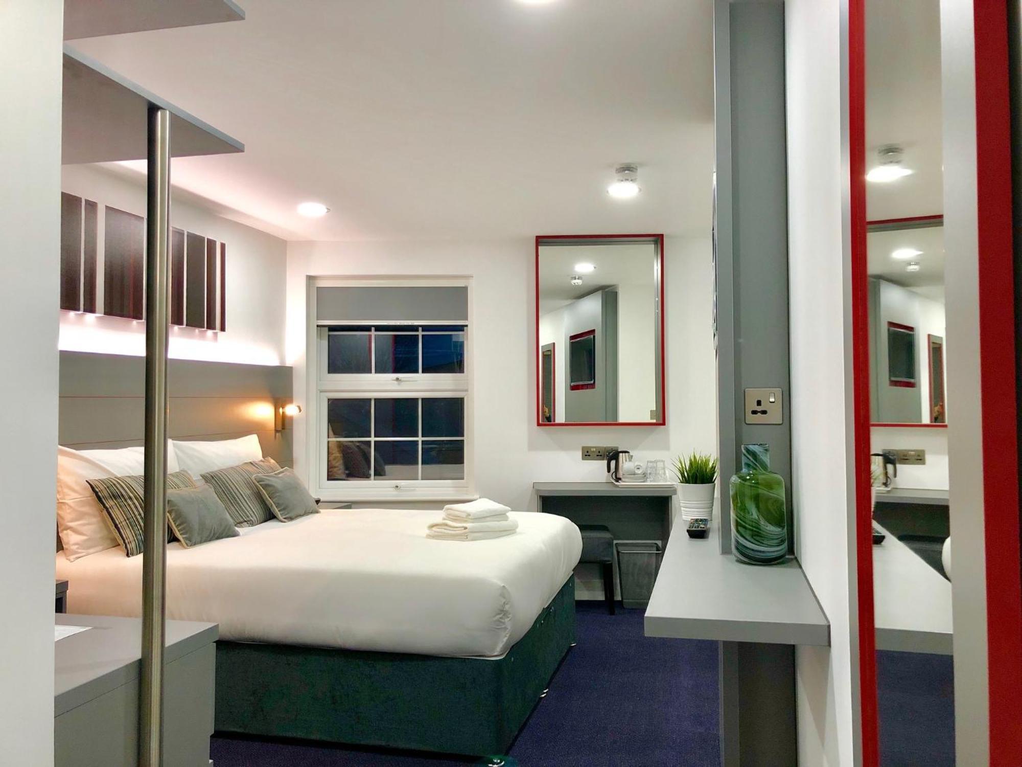 Ilford Hotel Goodmayes Bagian luar foto