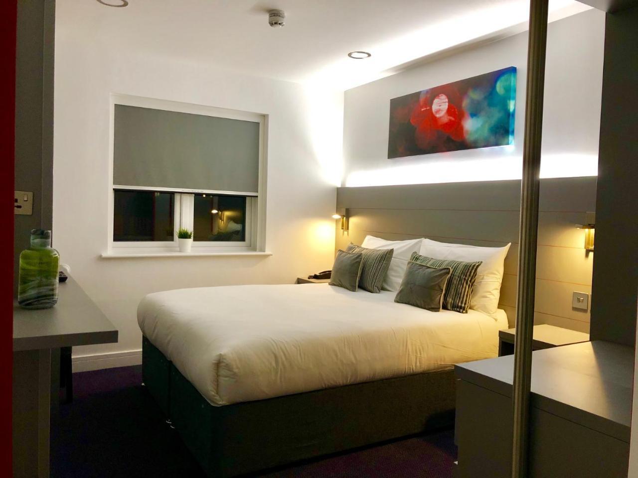 Ilford Hotel Goodmayes Bagian luar foto