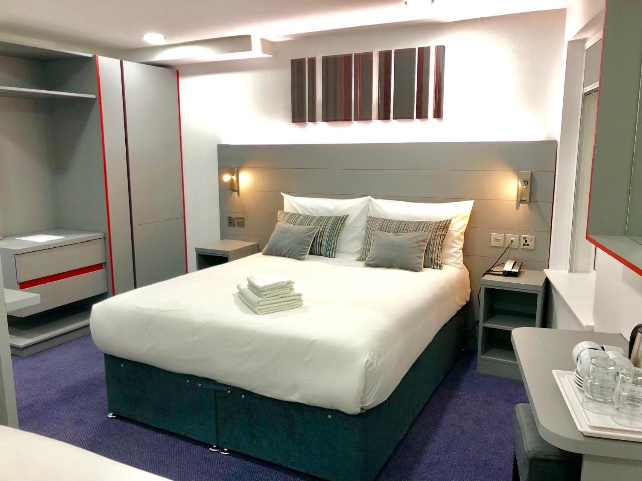 Ilford Hotel Goodmayes Bagian luar foto